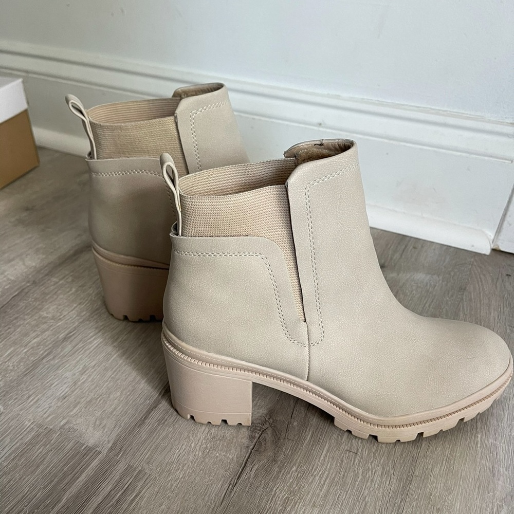 Jellypop - Women's Cream Ankle Boots - Size 8 - Picture 3 of 5